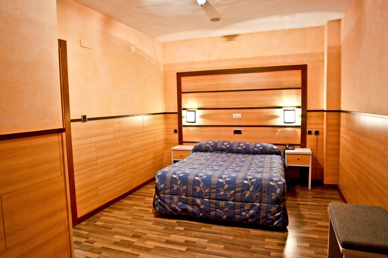 Hotel Pio XII Jumilla Exteriör bild